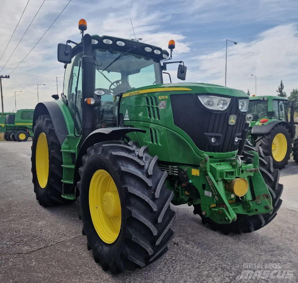 John Deere 6210 R Tractoren