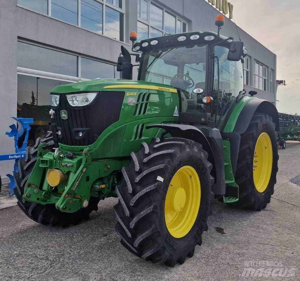 John Deere 6210 R Tractoren