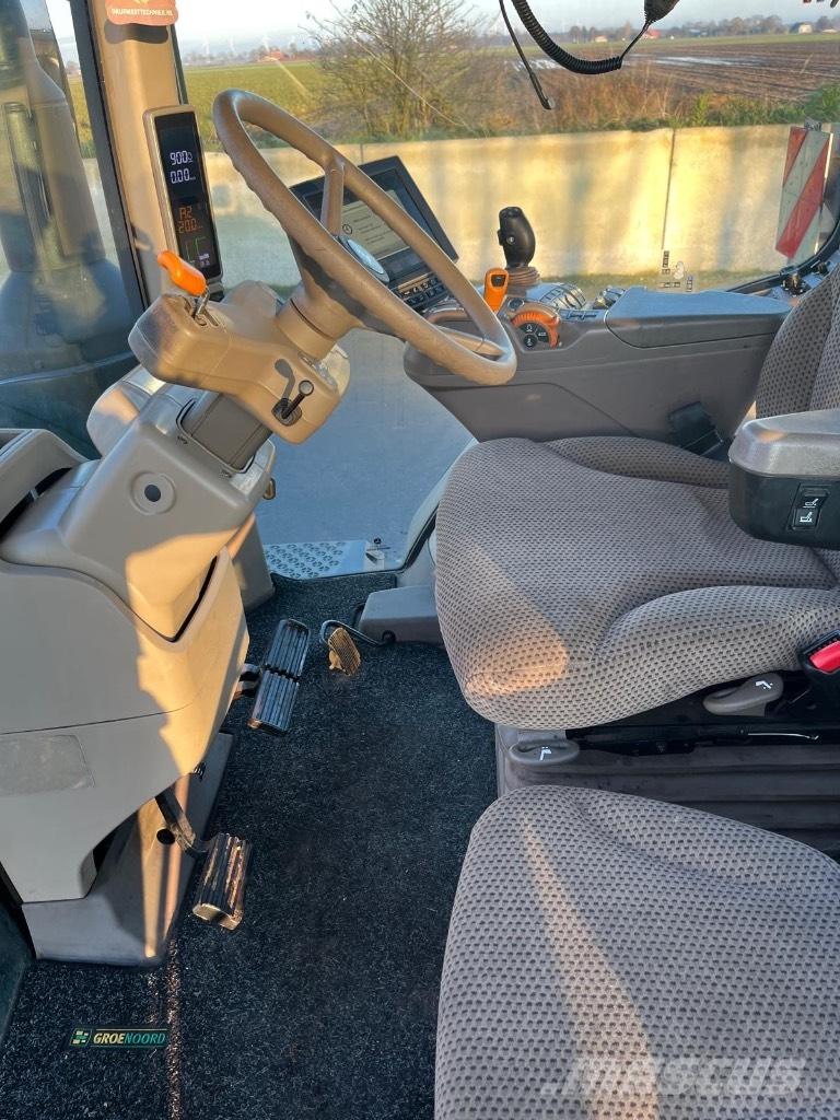 John Deere 8320 R Tractoren