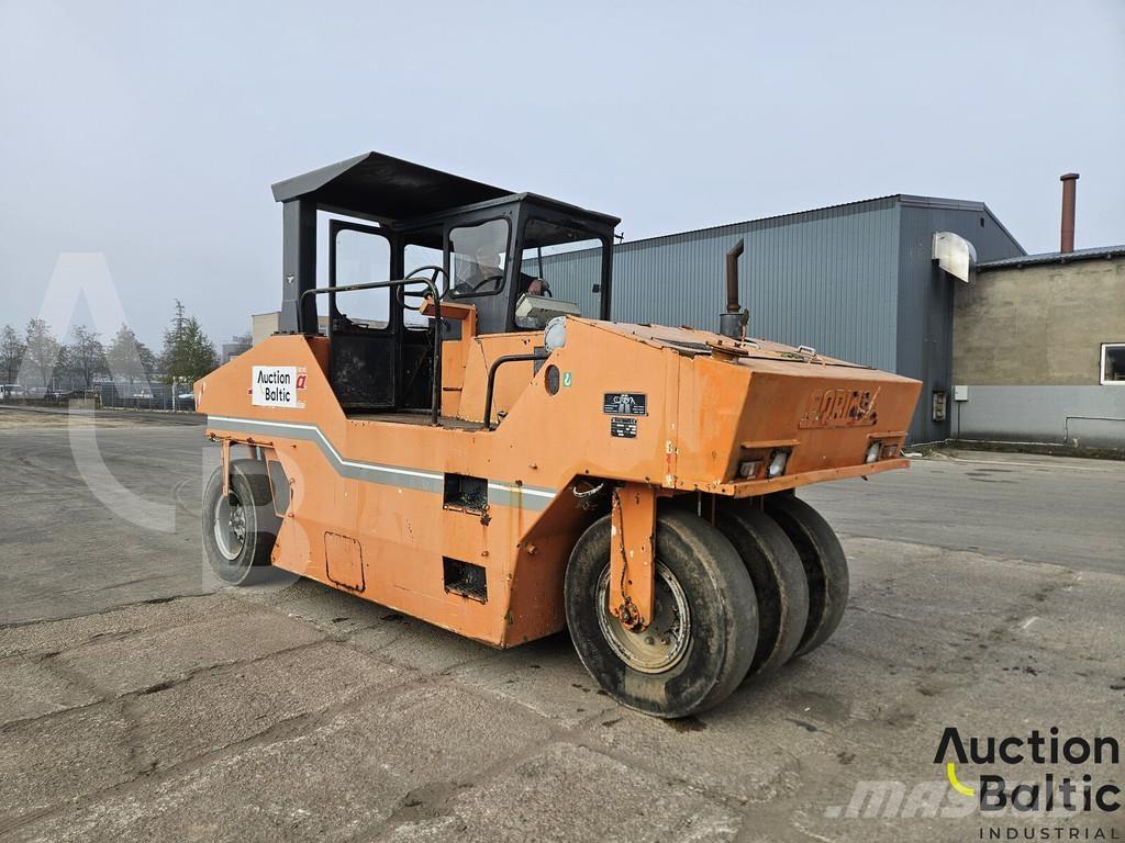 Corinsa CCN 1222 Bandenwalsen