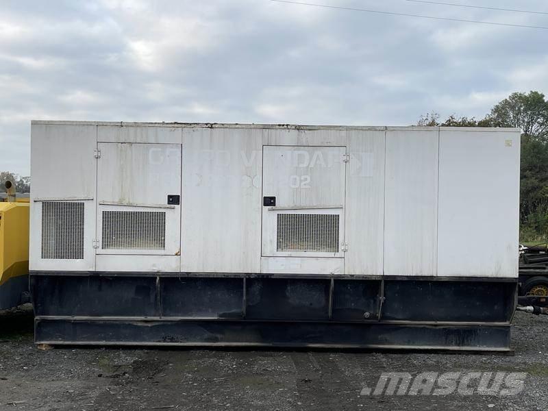 CAT C 18 - 700 Diesel generatoren