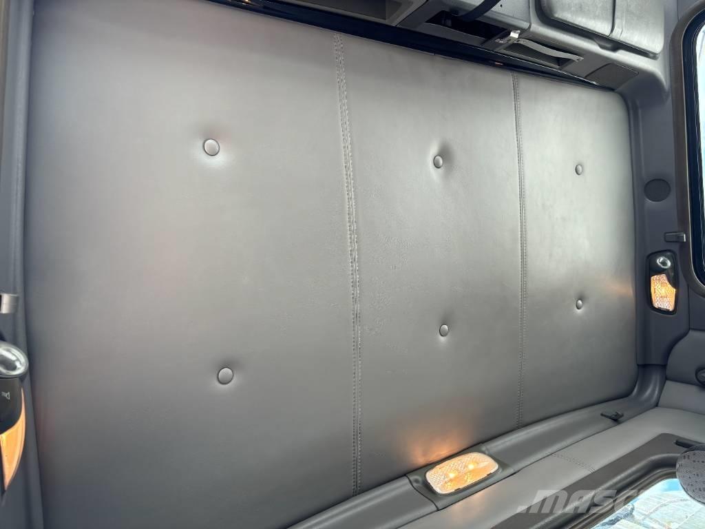 Kenworth T 800 Trekkers
