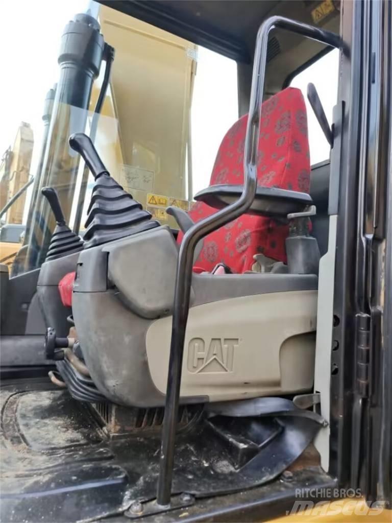 CAT 323 GC Rupsgraafmachines