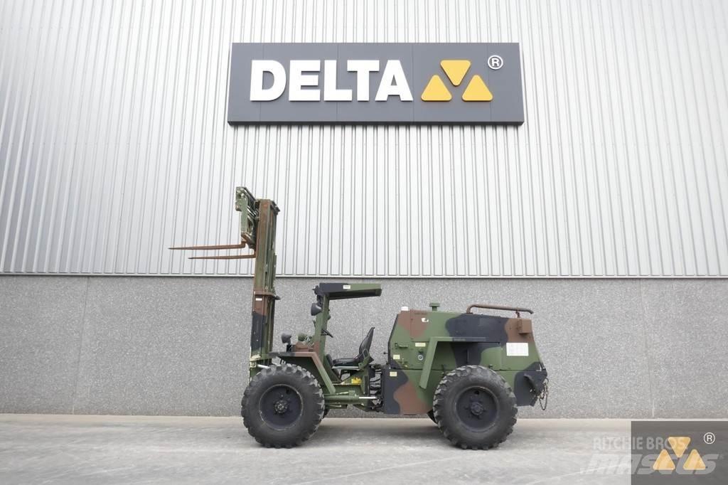 CASE M4K Ex-army Vorkheftruck voor zwaar terrein