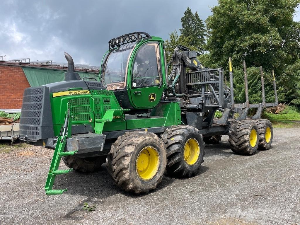 John Deere 1210 G Uitrijwagens