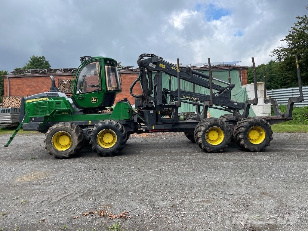 John Deere 1210 G Uitrijwagens