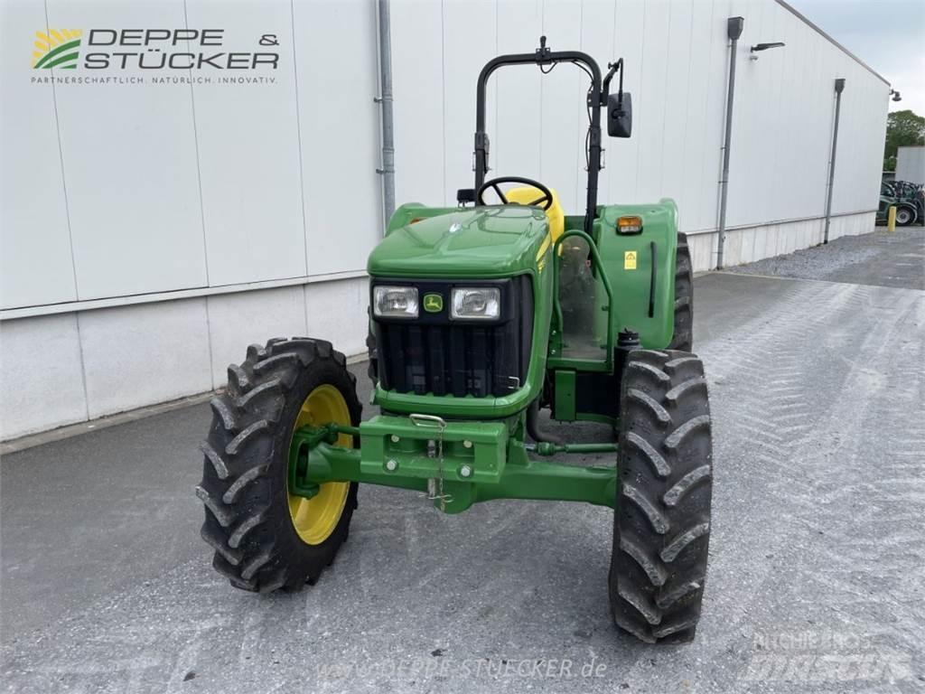 John Deere 5055E Tractoren