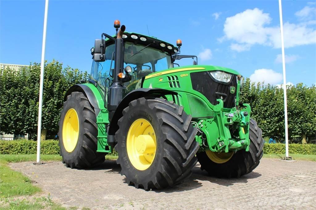 John Deere 6155R Tractoren