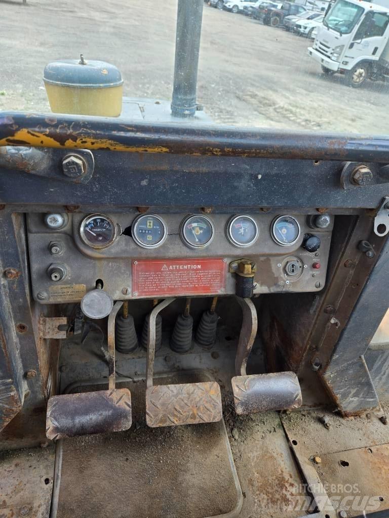 CAT D 3 B LGP Rupsdozers