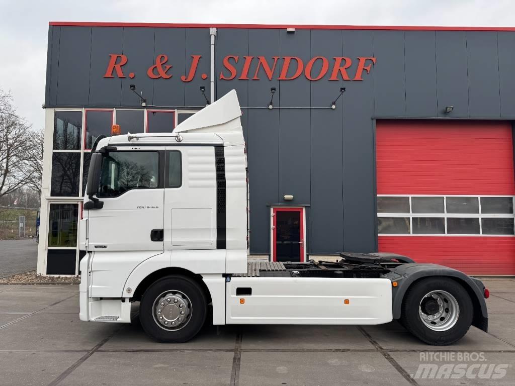 MAN TGX 18.360 Trekkers