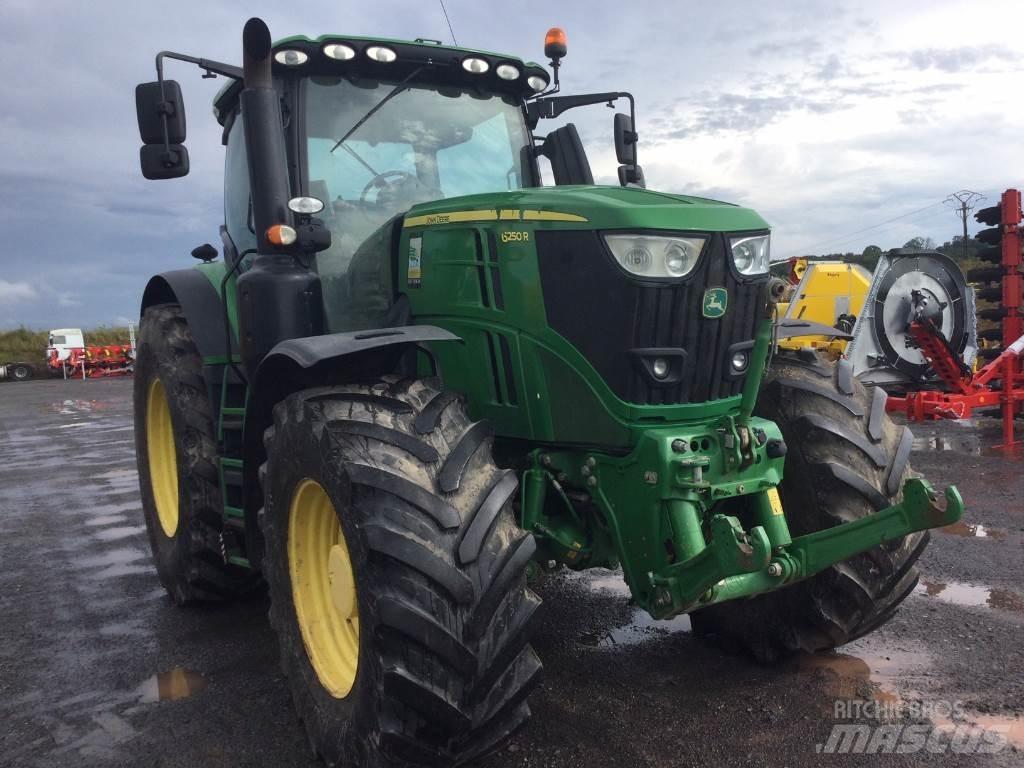 John Deere 6250R Tractoren