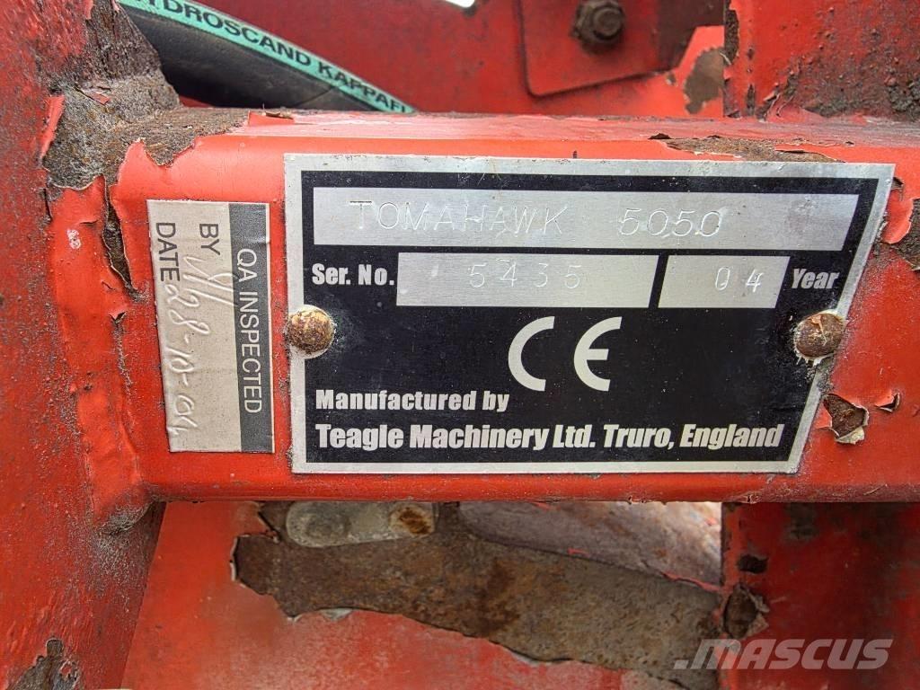 TEAGLE TOMAHAWK 5050 Balenhakselaars, -snijders en -afwikkelaars