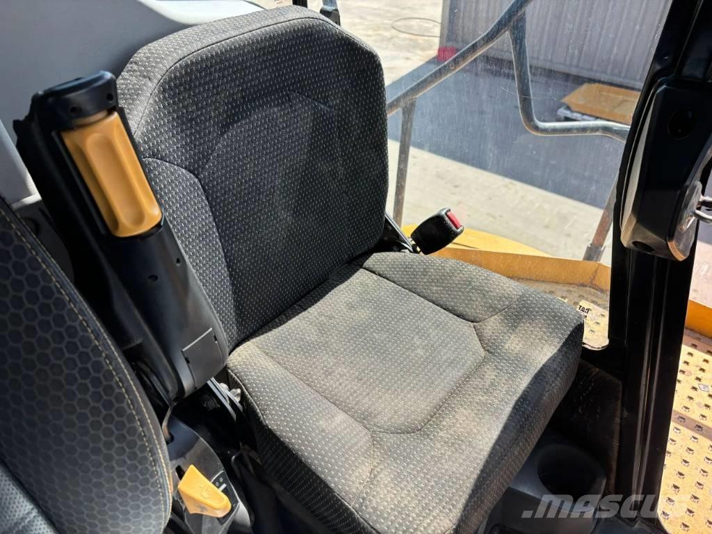 CAT 745 04A Knik dumptrucks