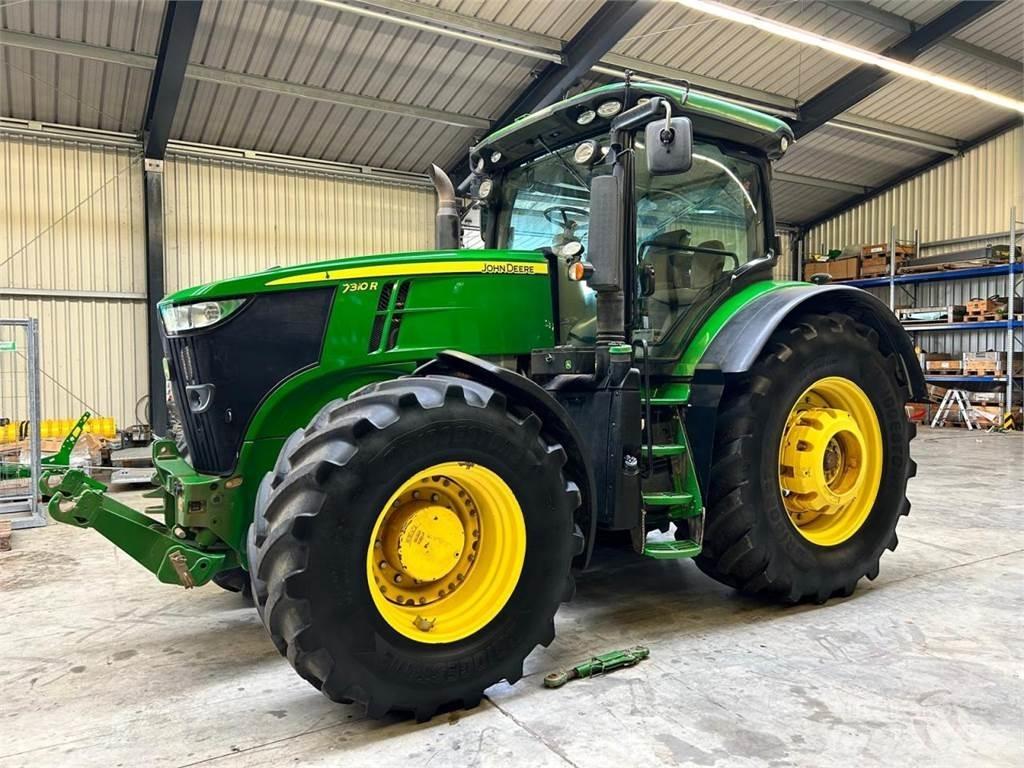 John Deere 7310R Tractoren