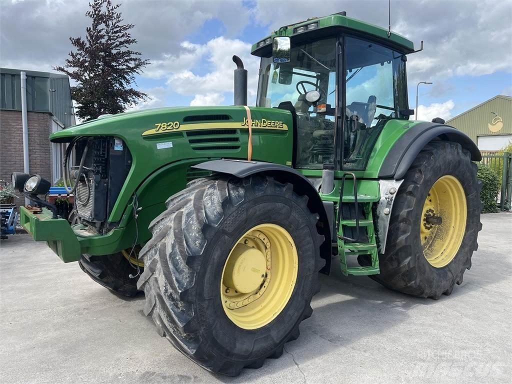 John Deere 7820 Tractoren