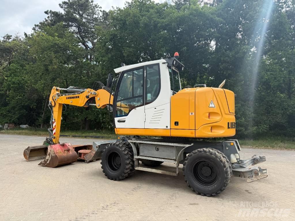 Liebherr A 910 Comp Wielgraafmachines