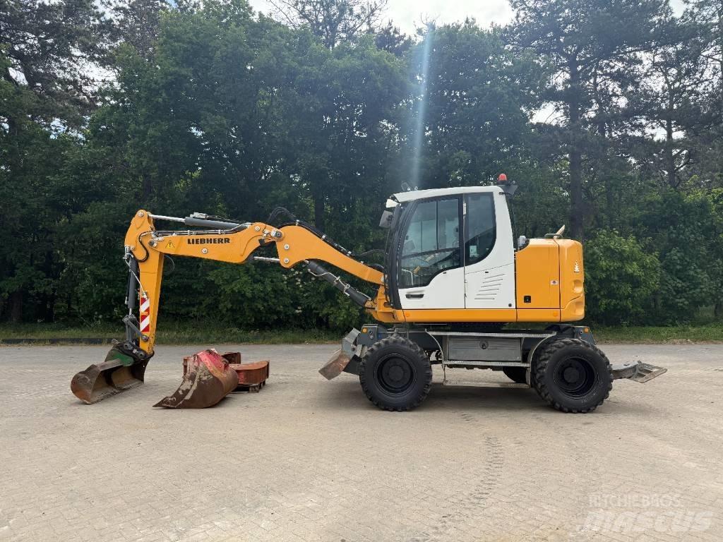 Liebherr A 910 Comp Wielgraafmachines