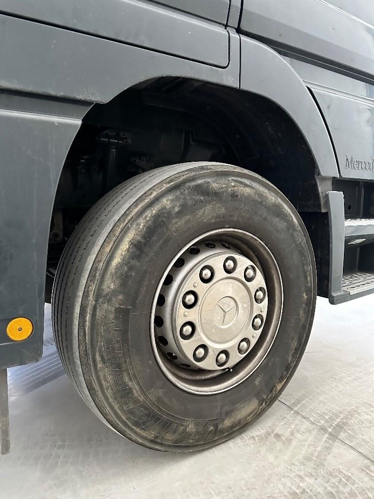 Mercedes-Benz 4165 S Trekkers