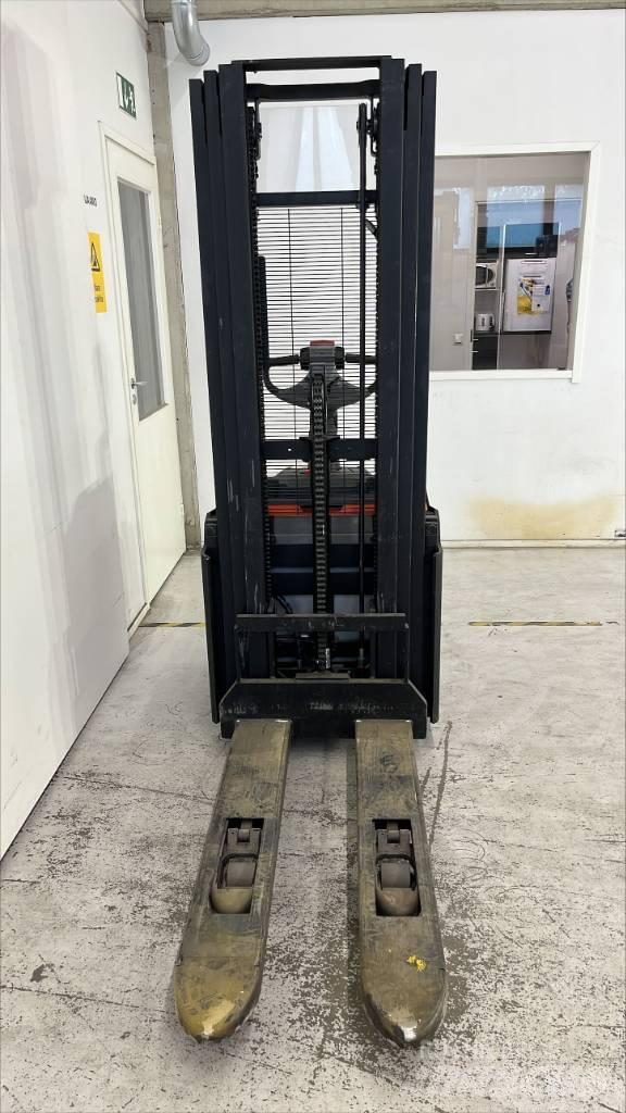 Toyota SWE 120 L Meeloop stapelaar