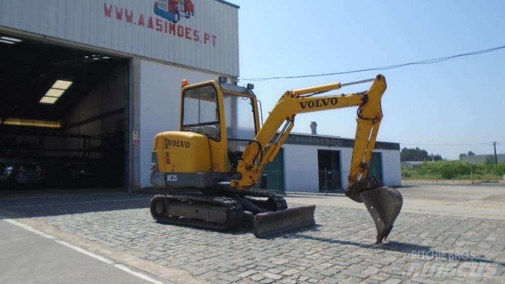 Volvo EC 25 Minigraafmachines < 7t