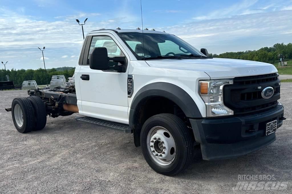 Ford F 550 XL SD Chassis met cabine