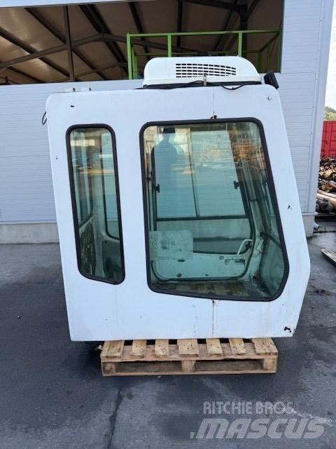 Liebherr CAB SERIE B Cabine en interieur