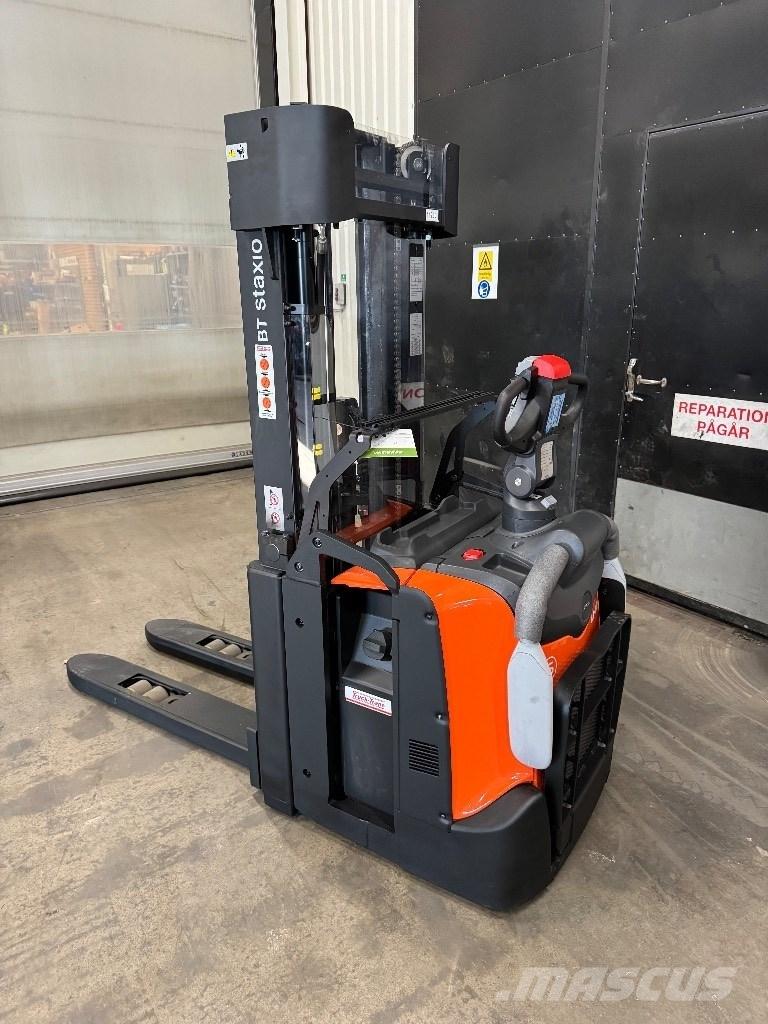 Toyota SPE140L Meeloop stapelaar