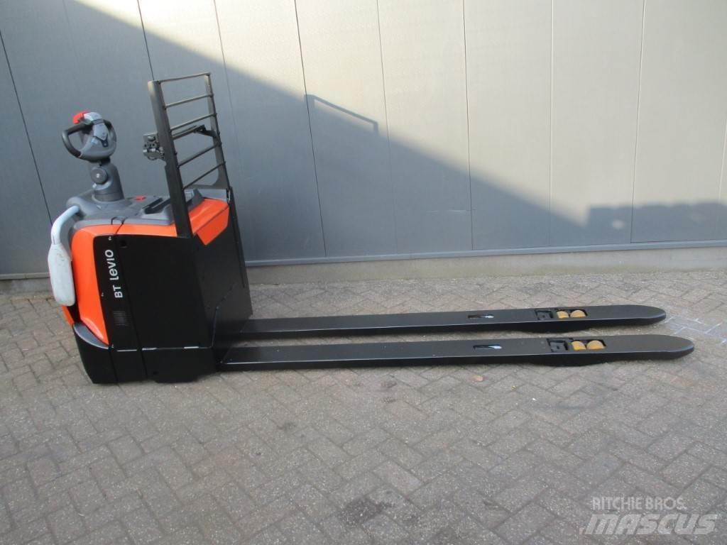 Toyota LPE 250 Pallettruck met meerij platform