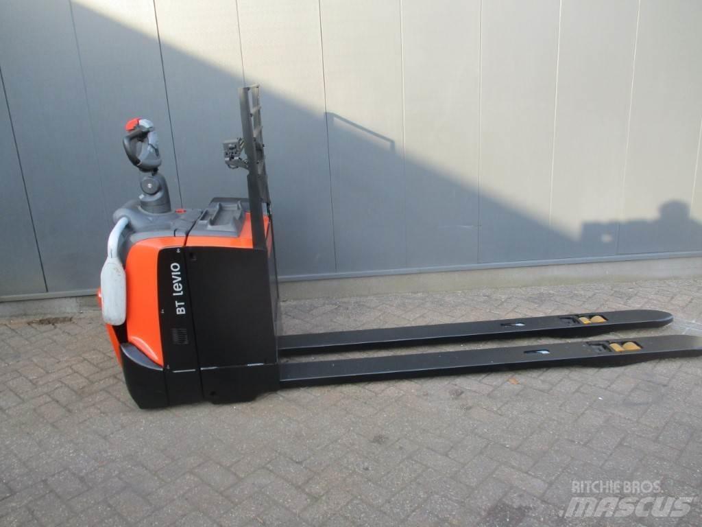 Toyota LPE 250 Pallettruck met meerij platform