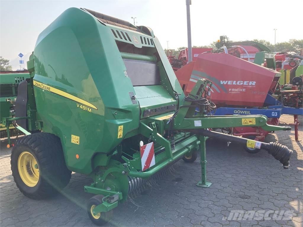 John Deere V451M Ronde-balenpersen