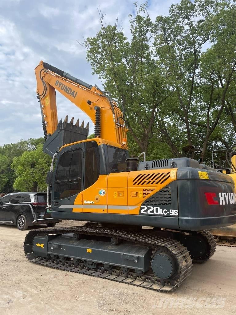 Hyundai 220LC-9S Midigraafmachines 7t - 12t