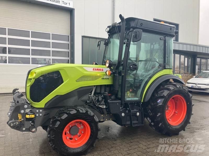 CLAAS NEXOS 240 S Tractoren