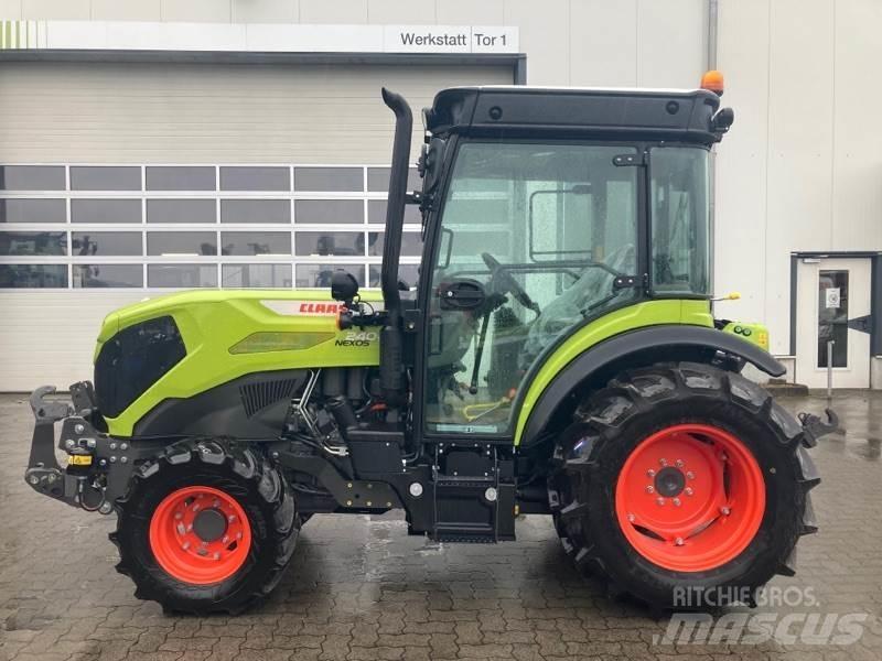 CLAAS NEXOS 240 S Tractoren