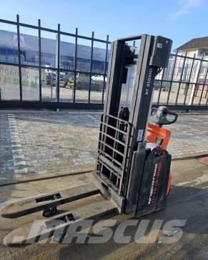 Toyota BT SWE 160 L Hand stapelaars