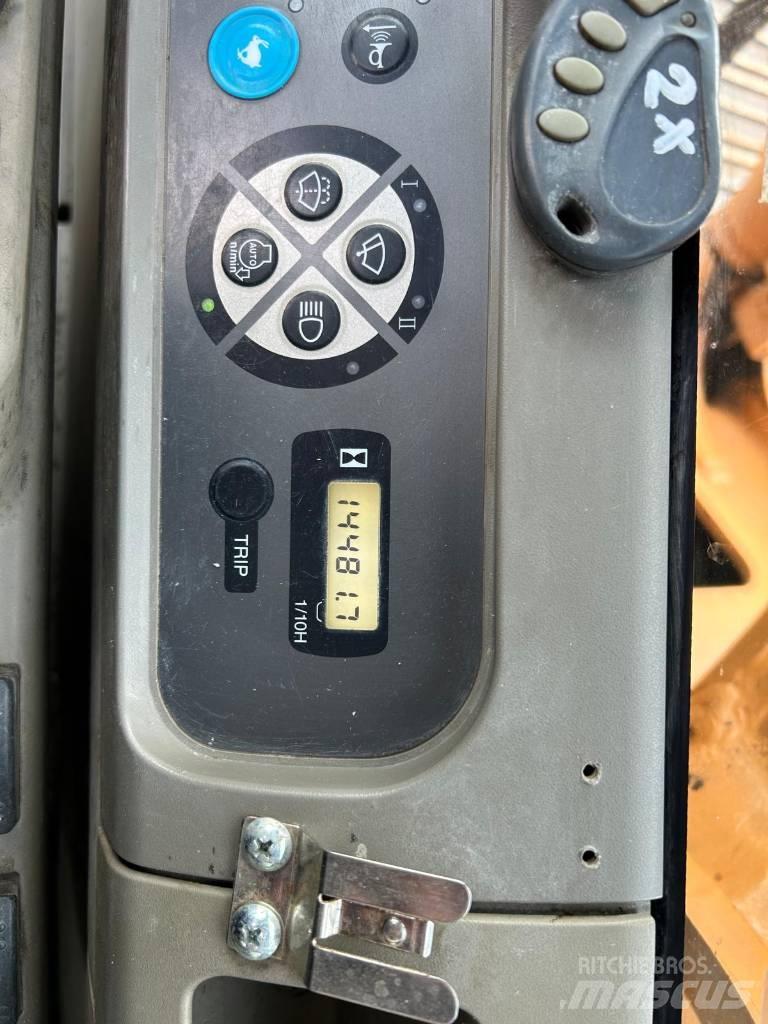 CASE CX 210 B LC Rupsgraafmachines