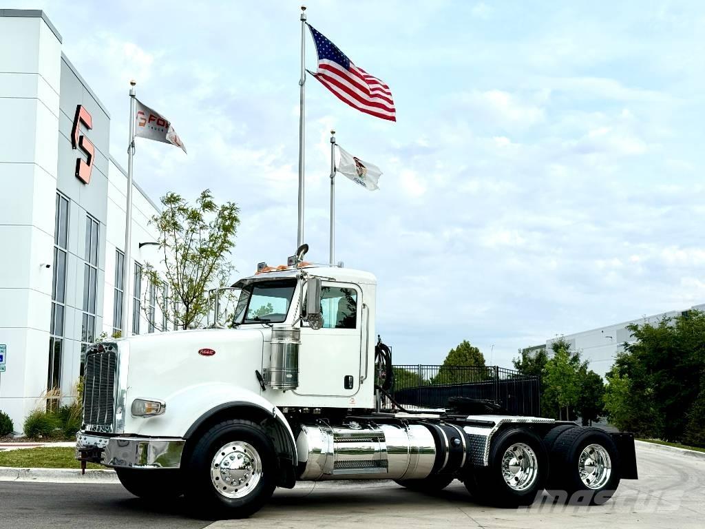 Peterbilt 367 Trekkers
