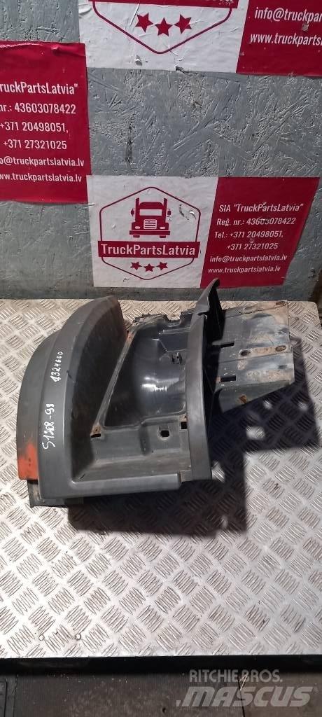 Scania 94 D.     1324600 Cabine en interieur