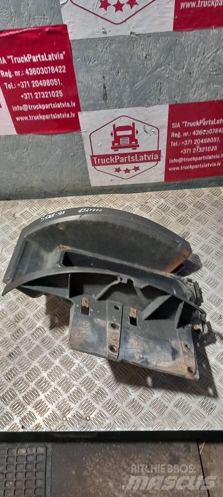 Scania 94 D.     1324600 Cabine en interieur