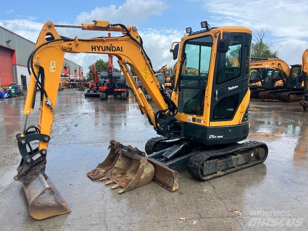 Hyundai R25Z-9 AK Minigraafmachines < 7t