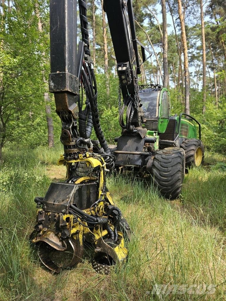 John Deere 1270 E Harvesters