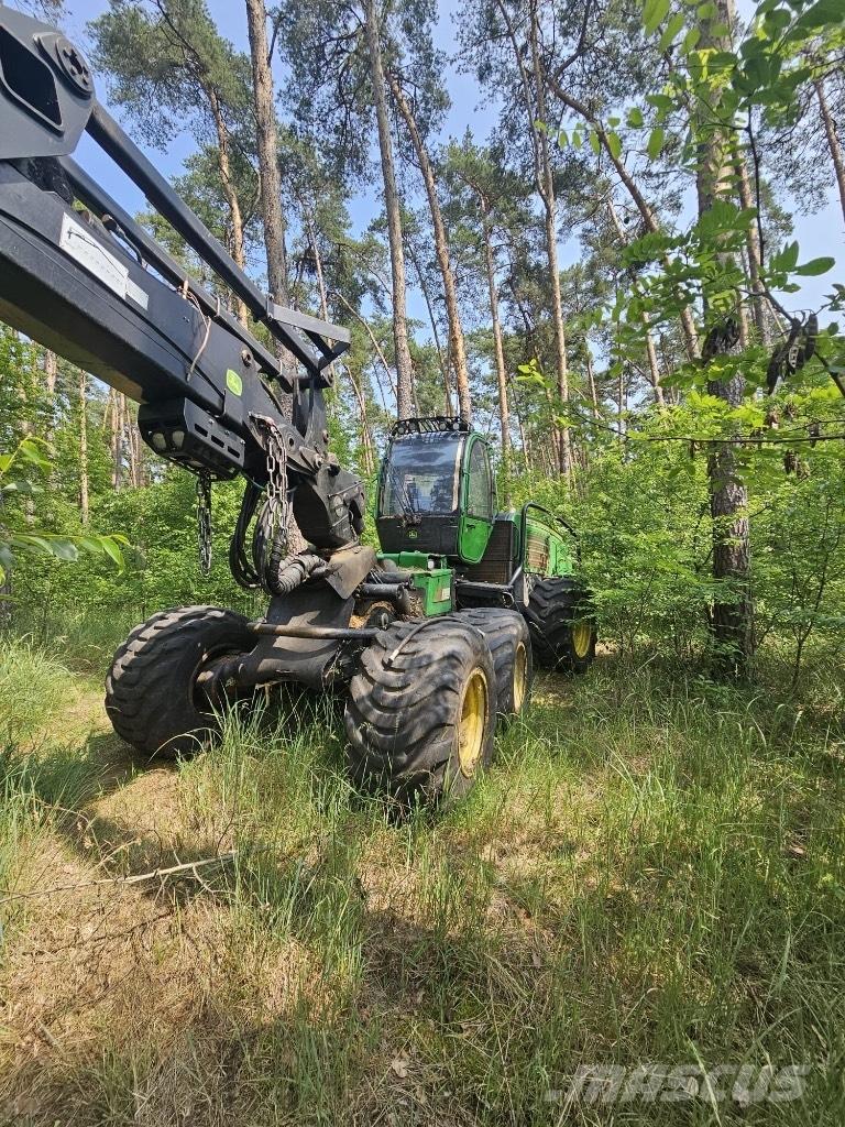 John Deere 1270 E Harvesters