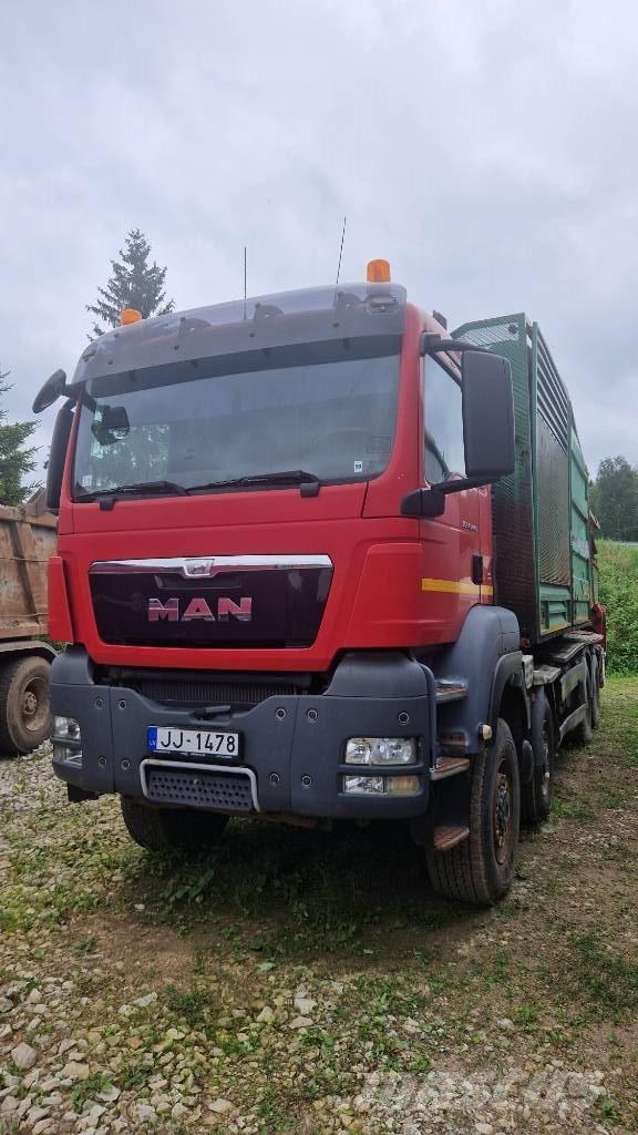 MAN TGS + Neuson 1266 Houtversnipperaars