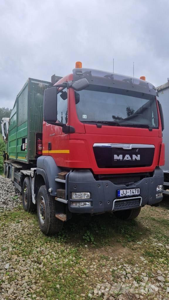 MAN TGS + Neuson 1266 Houtversnipperaars