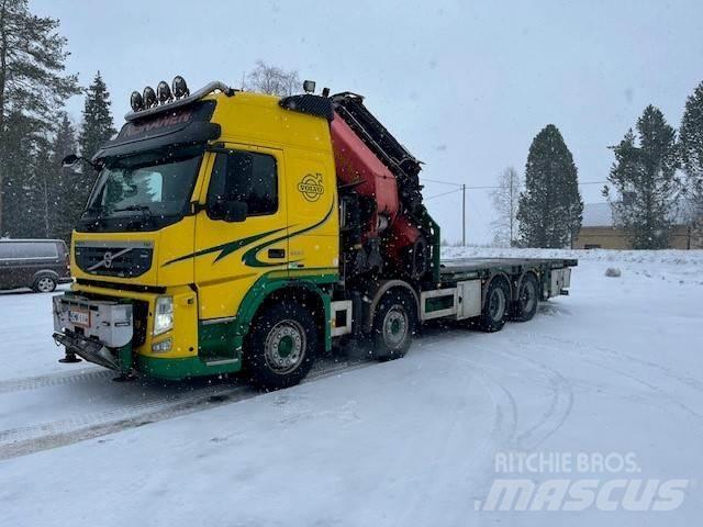 Volvo FM 13 8*4 Vlakke laadvloer met kraan