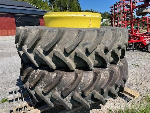 Alliance 520/85R 46 Banden, wielen en velgen