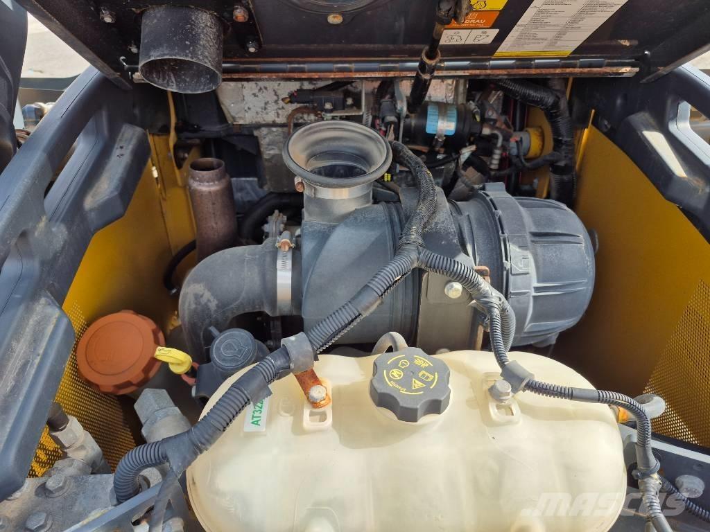 John Deere 320G Schrankladers