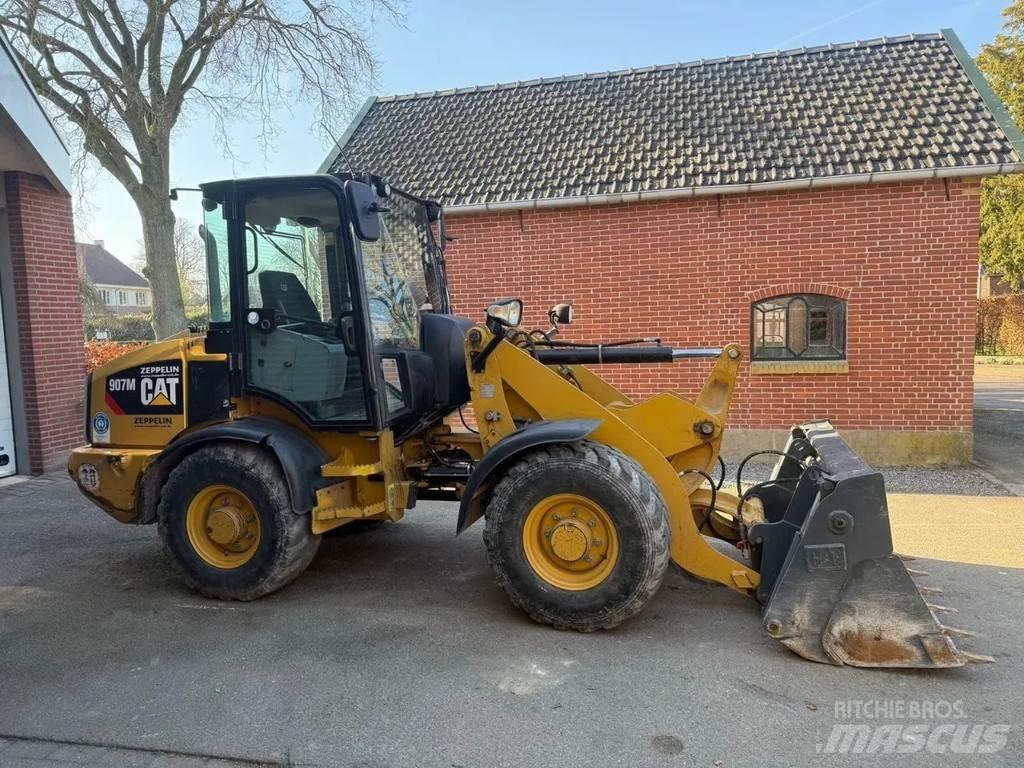 CAT 907M Wielladers