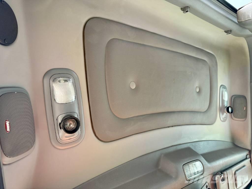 Peterbilt 389 Trekkers