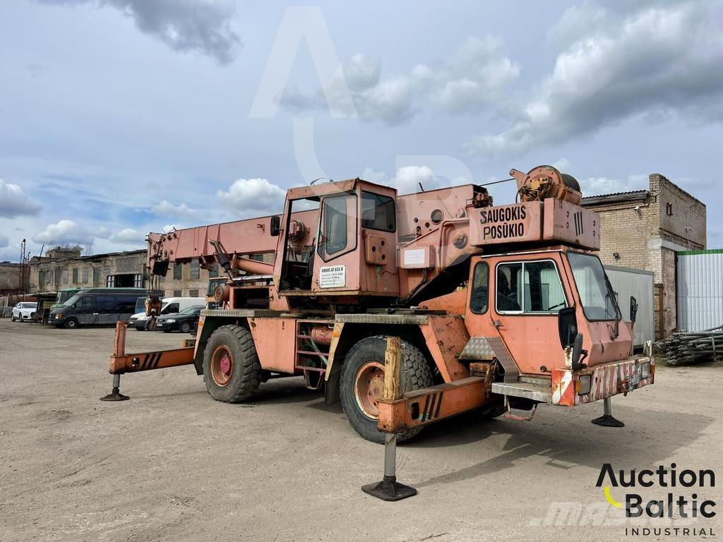 Grove AT 633 B Vlakke laadvloer met kraan