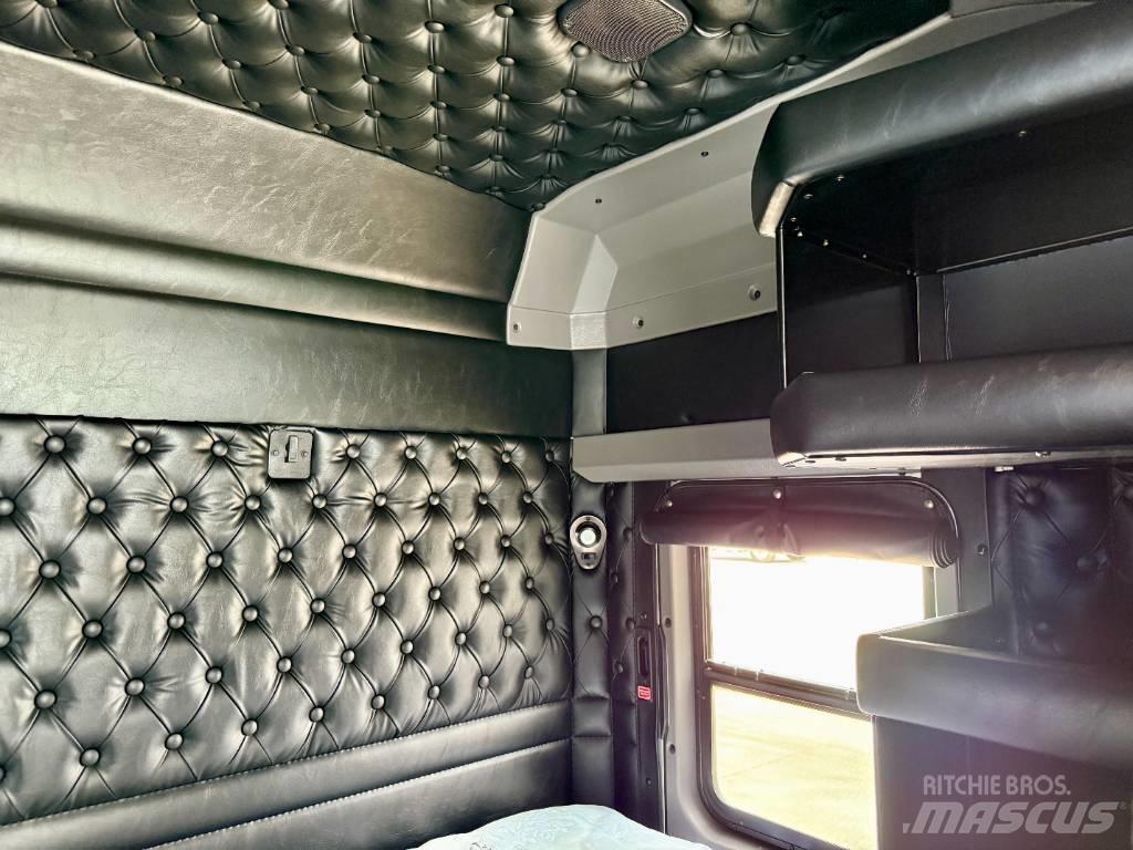 Kenworth T800 Trekkers